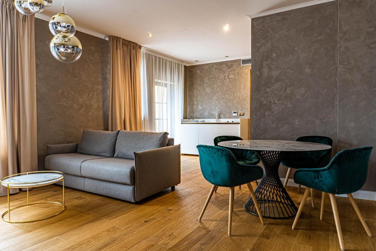 מיכלובצ'ה Rosso Aparthotel מראה חיצוני תמונה