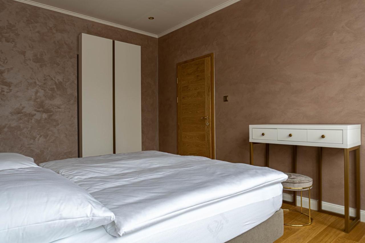 מיכלובצ'ה Rosso Aparthotel מראה חיצוני תמונה