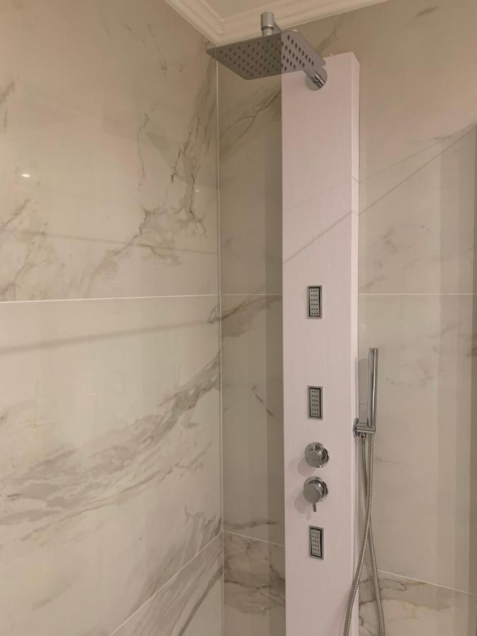 מיכלובצ'ה Rosso Aparthotel מראה חיצוני תמונה